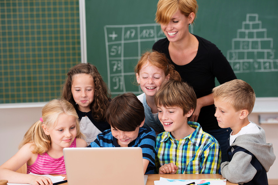 Parenting in the Digital Age: Teaching Kids Conscious Tech Use