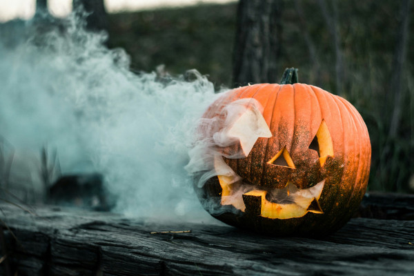 How to Have a Spooky Halloween with the Most Fun? - Traditions, Pumpkins, Food and Decoration Ideas