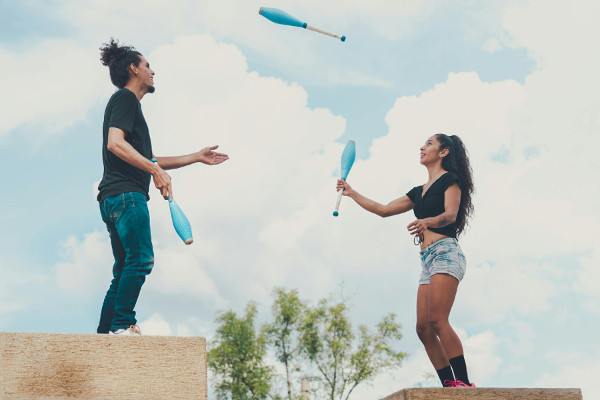 How to Learn to Juggle: 15 Expert Tips and Advice for Beginners