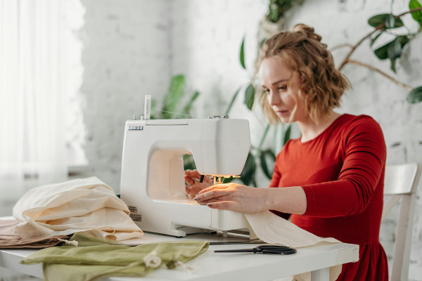 How to Learn to Sew: Essential Tips, Techniqes, Tools and Advice for Total Beginners