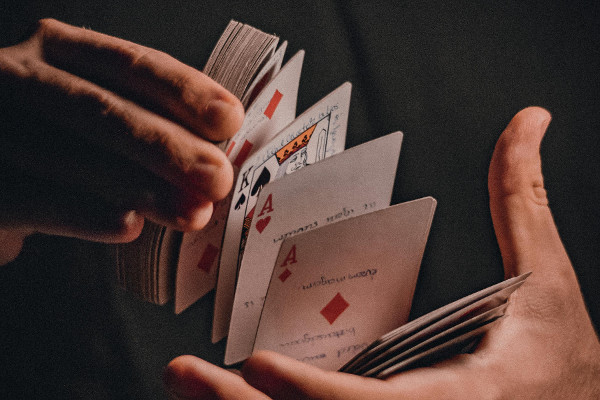 How to Learn a New Magic Trick: 15 Expert Tips and Advice for Beginners