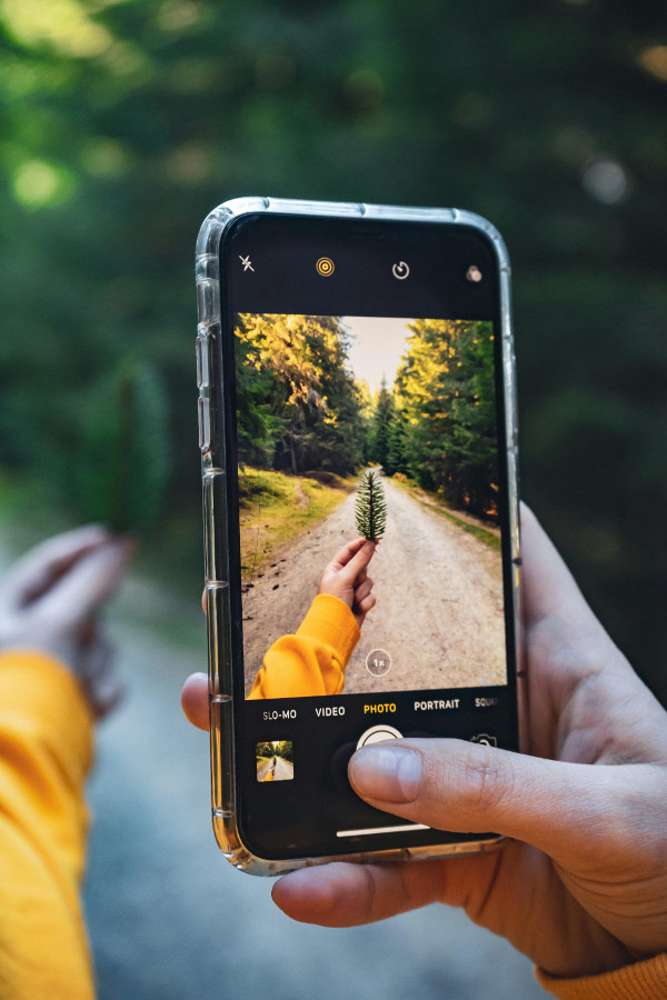 taking pictures with a mobile camera