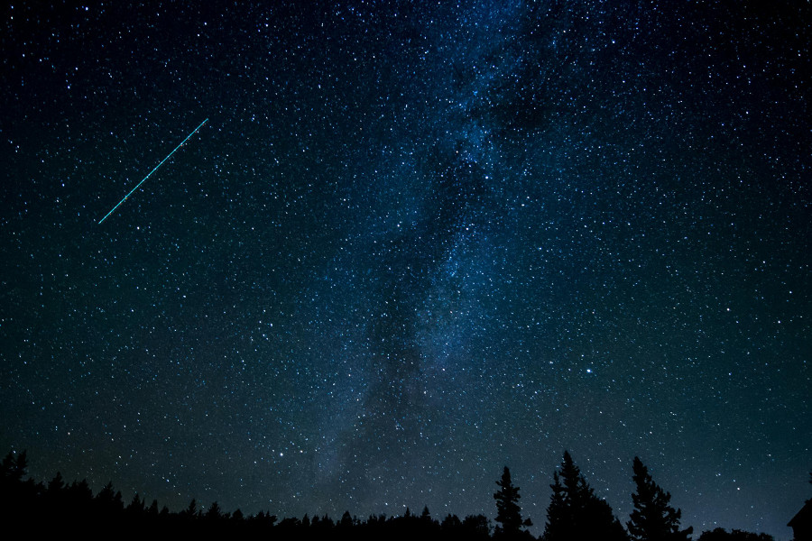 visit a planetarium: night sky with stars